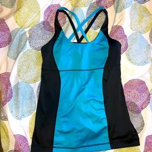 Pre owned workout/yoga shirt with built in bra